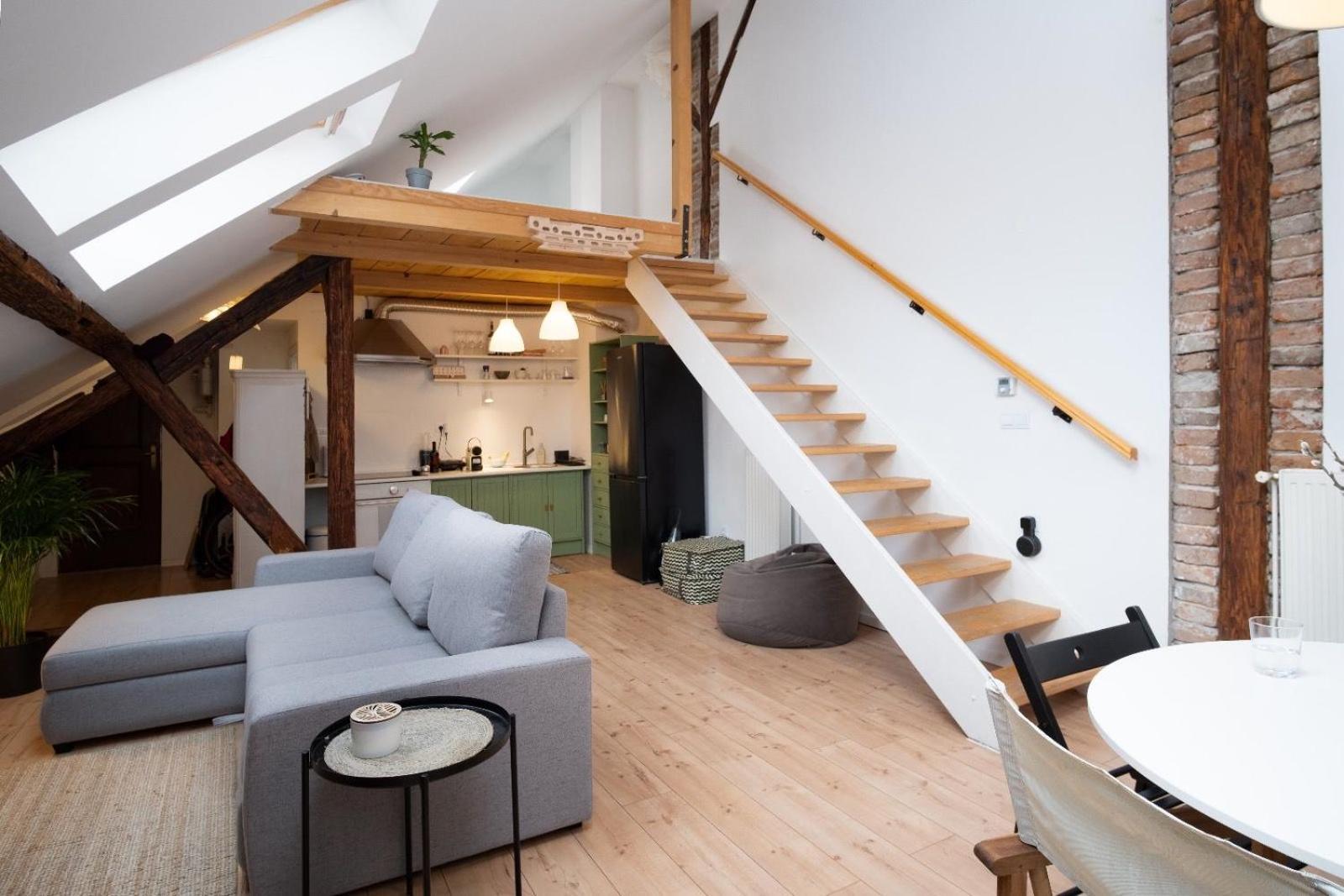 Art / Peaceful / Historical City Center Apartment Zagreb Bagian luar foto